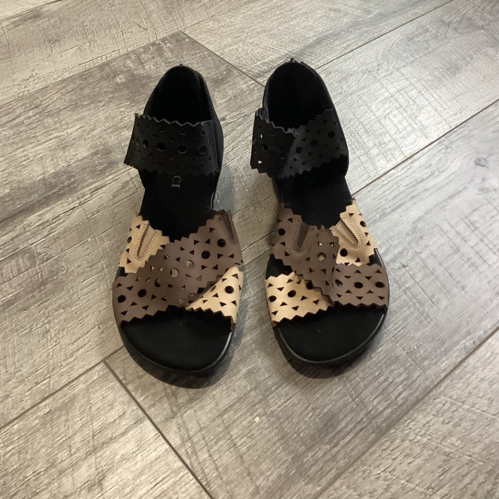 Sesto Meucci Leather Cut Out Cross Strap Elbi Sandals Size 7